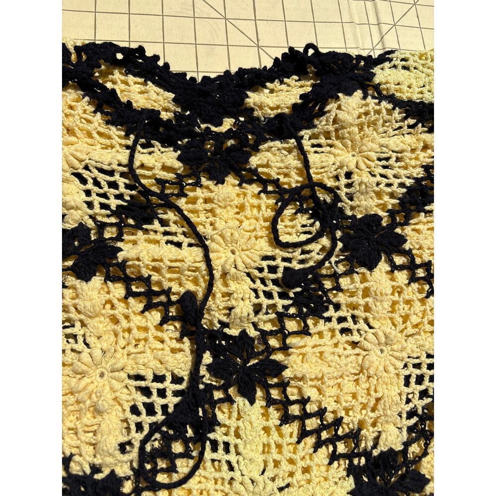 Vtg Handmade crochet yellow black granny square shawl with fringe 35x22 - Picture 4 of 5